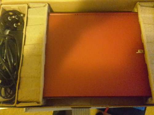 Immaculate Acer Aspire laptop: 4GB RAM 500GB HDD