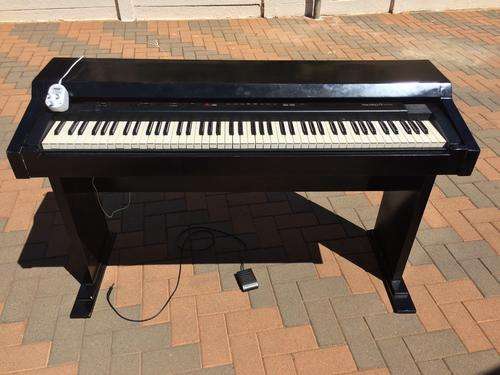 ROLAND EP-9 ELECTRIC PIANO BARGAIN!!
