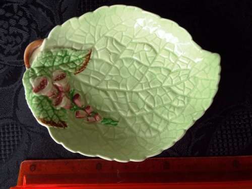 COLLECTABLE CARLTON WARE  LEAF DISH