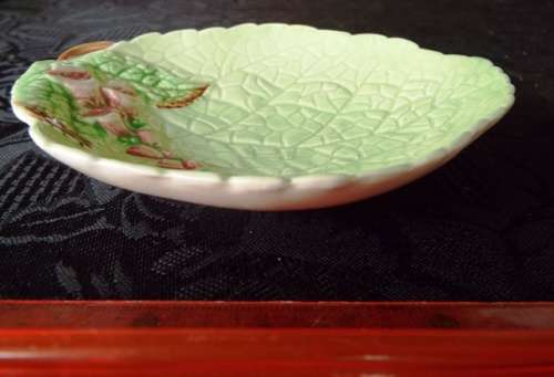 COLLECTABLE CARLTON WARE  LEAF DISH