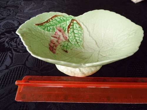 COLLECTABLE CARLTON WARE  LEAF DISH
