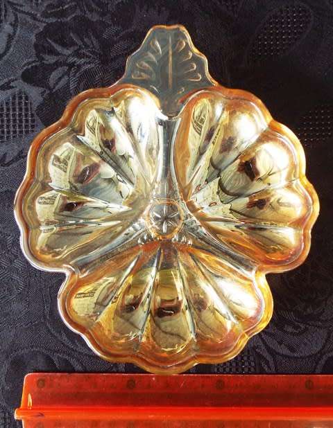 VINTAGE AMBER MARIGOLD IRIDESCENT CARNIVAL FLOWER DIVIDED RELISH CANDY DISH