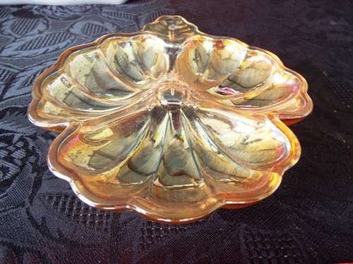 VINTAGE AMBER MARIGOLD IRIDESCENT CARNIVAL FLOWER DIVIDED RELISH CANDY DISH