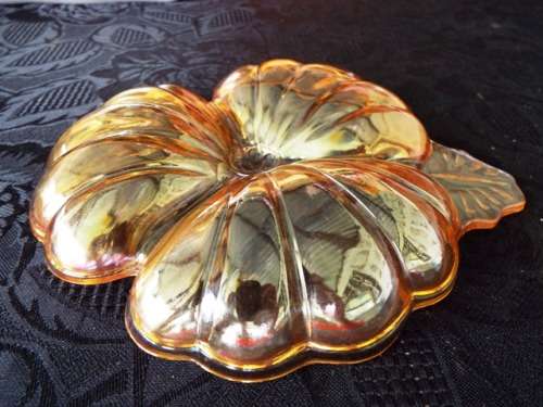 VINTAGE AMBER MARIGOLD IRIDESCENT CARNIVAL FLOWER DIVIDED RELISH CANDY DISH