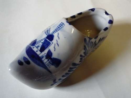 STUNNING LOT OF DUTCH CERAMIC CLOGS