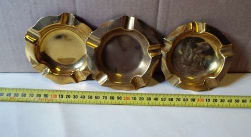 NICE LOT OF BRASS/COPPER ASHTRAYS