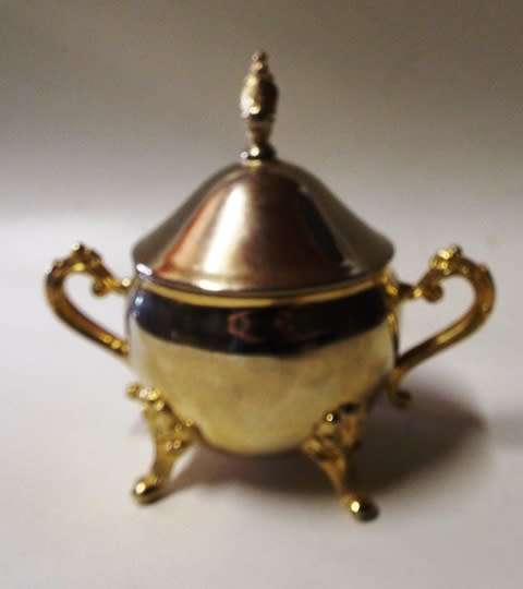 VERY NICE BRASS COLOURED METAL TEA POT, SUGAR BOWL, MILK JUG ON TRAY