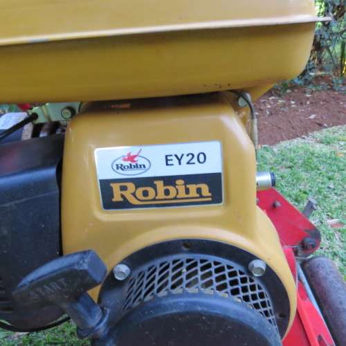 Self propelled Robin lawn mower