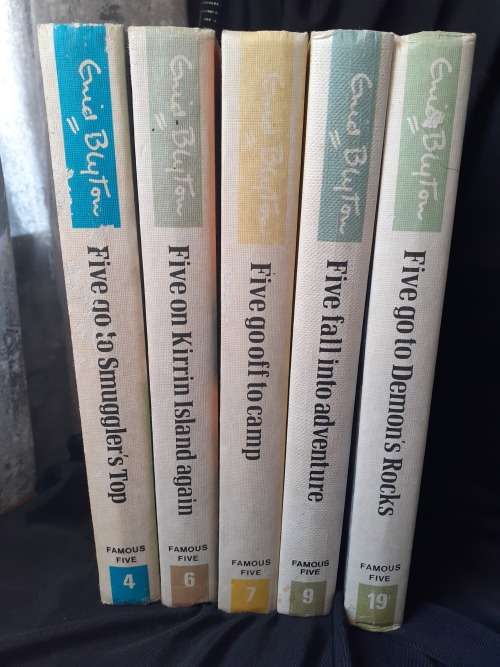 Set of 5 `Famous Five` Enid Blyton novels