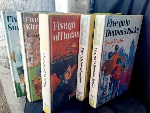 Set of 5 `Famous Five` Enid Blyton novels