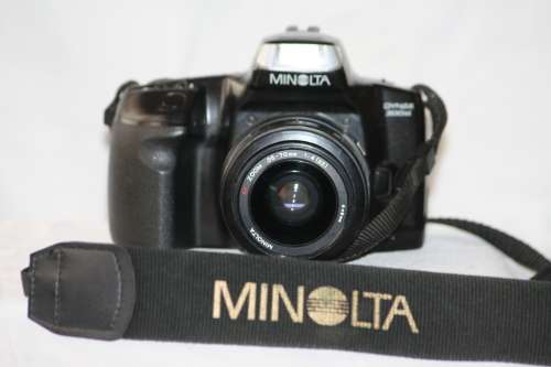 MINOLTA  DYNAX 300 si. (SEE BELOW)