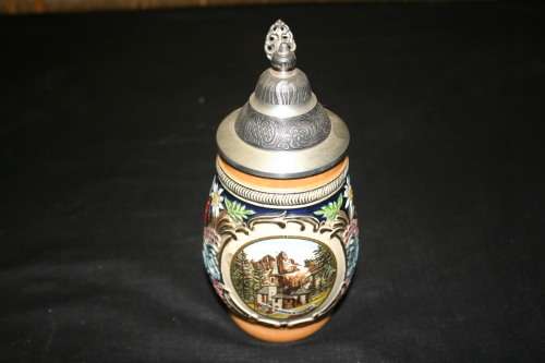 "FRANZ" HAND PAINTED BEER STEIN. 0.5 LITRE.