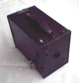 2A  BROWNIE CAMERA MODEL F.  EVERYTHING WORKING, NICE CONDITION FOR ITS AGE...