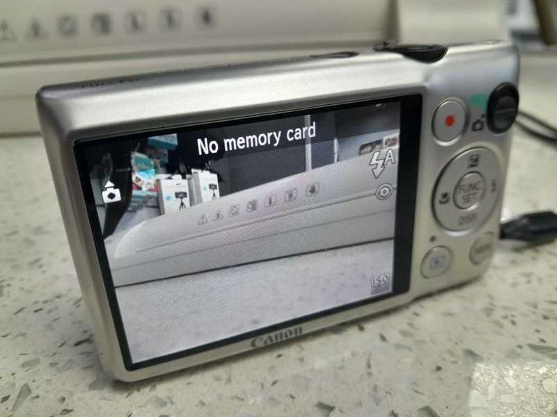 Canon IXUS 220HS