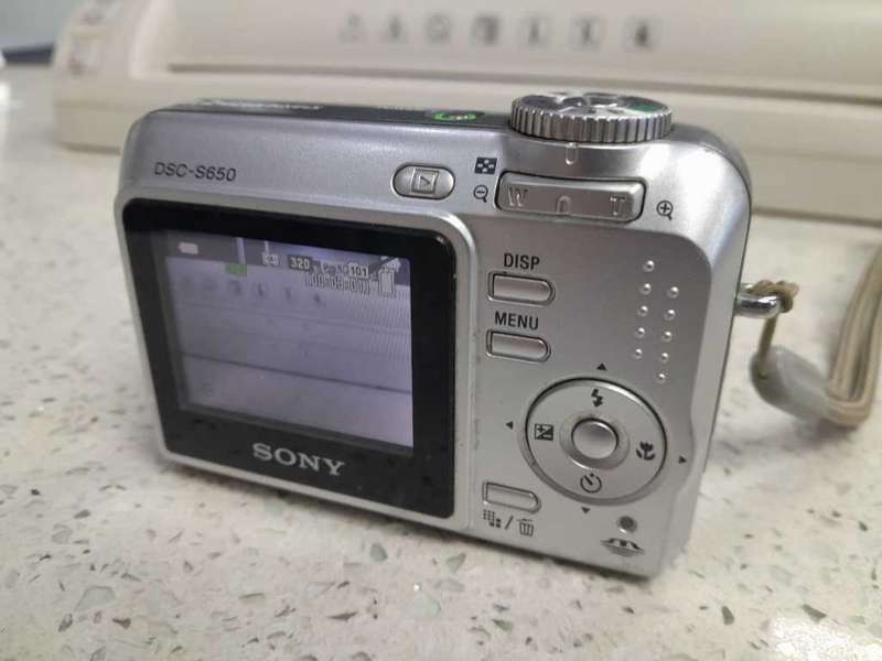 Sony DSC-S650 Compact Digital Camera