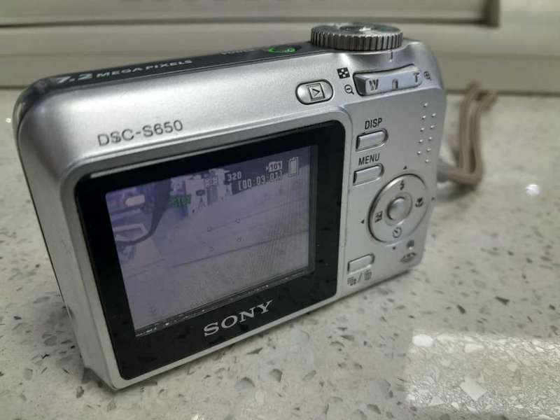 Sony DSC-S650 Compact Digital Camera