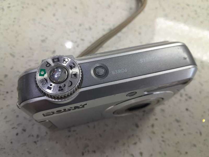 Sony DSC-S650 Compact Digital Camera