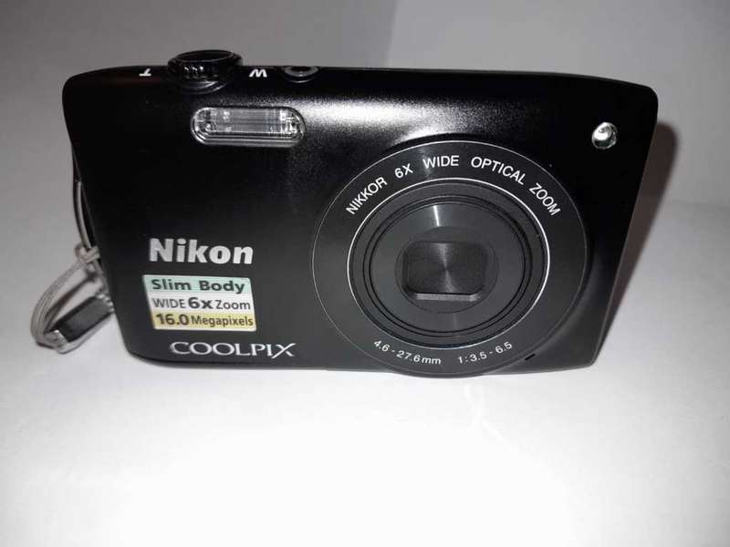 Nikon Coolpix S3200 - 16 Megapixels - 6x Zoom - Includes 4GB SD Card & Charging Cable
