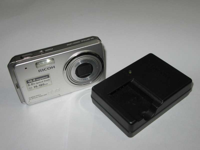 Ricoh R50 - 5x Optical Zoom - 10 Megapixels