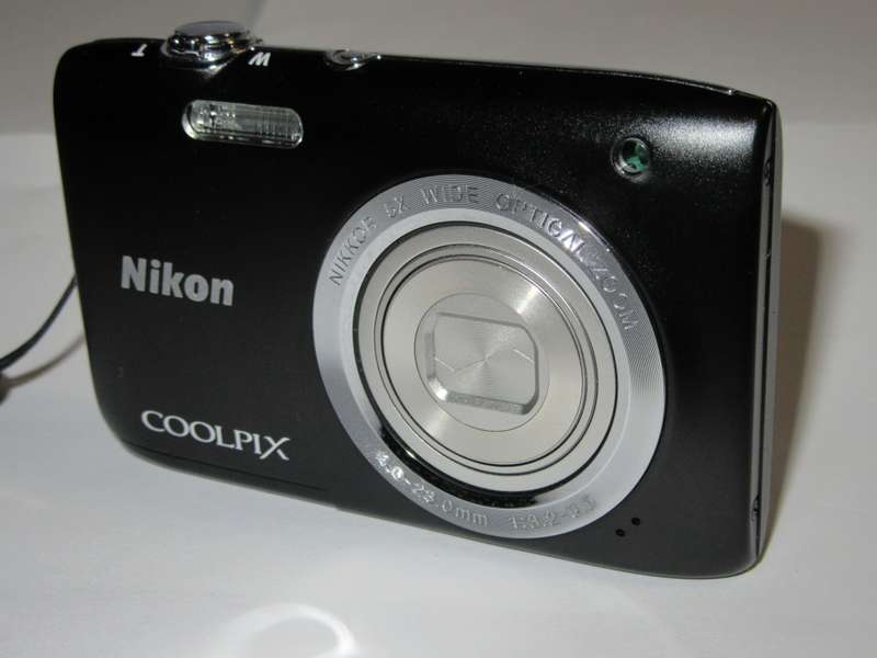Nikon Coolpix S2800 - 20 Megapixels - 5 x Optical Zoom