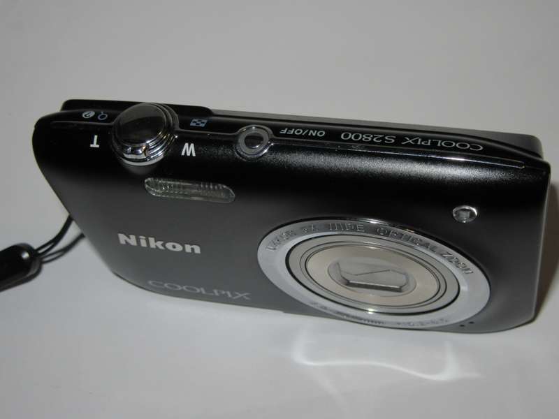 Nikon Coolpix S2800 - 20 Megapixels - 5 x Optical Zoom