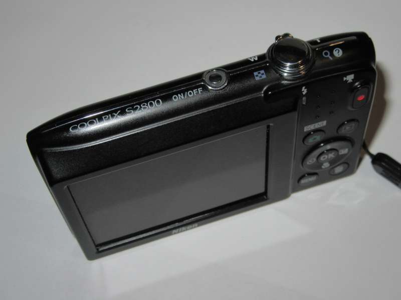 Nikon Coolpix S2800 - 20 Megapixels - 5 x Optical Zoom