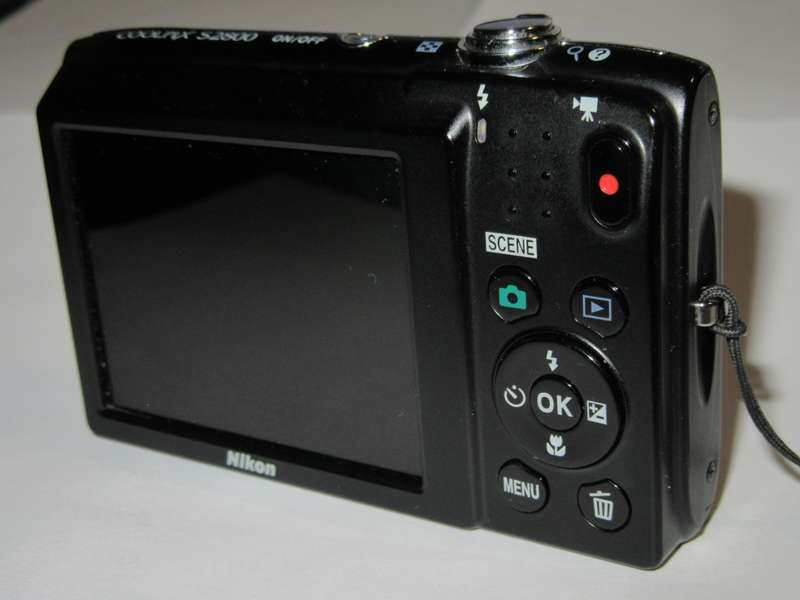 Nikon Coolpix S2800 - 20 Megapixels - 5 x Optical Zoom