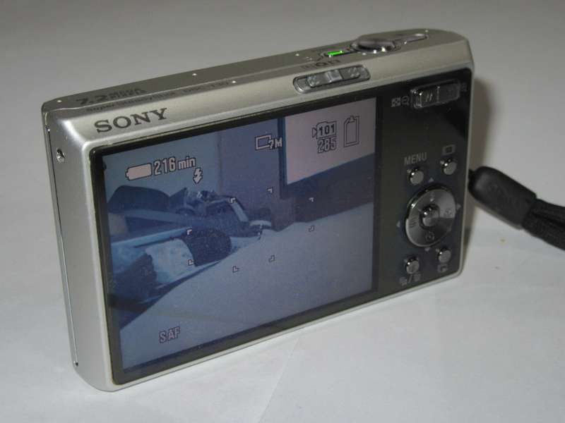 Sony DSC-T30 - 7 Megapixels - 3x Optical Zoom