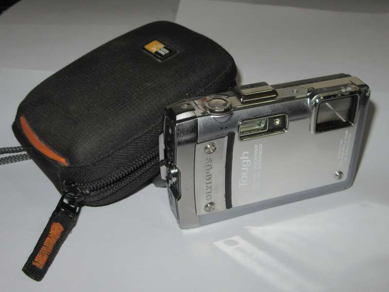 Olympus Tough TG810 - 14 Megapixel - 5x Optical zoom