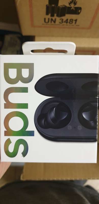 Samsung Galxy Buds Black Brand New Sealed with Wireless Charging Case