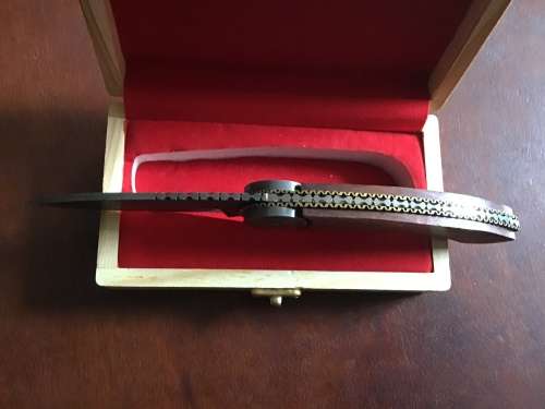 DAMASCUS STEEL FOLDING KNIFE IN WOODEN BOX