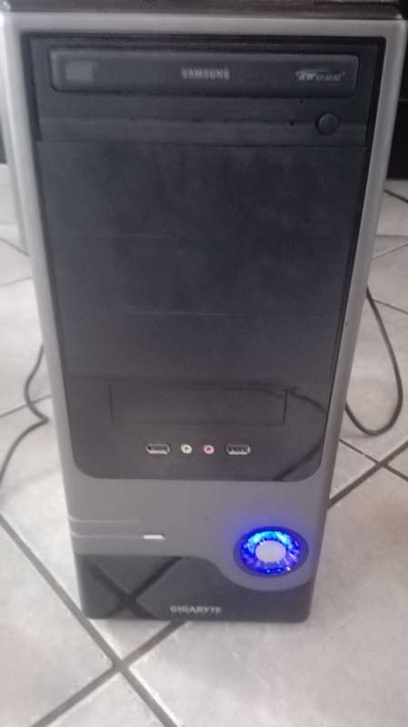 Core 2 Quad Desktop PC Tower