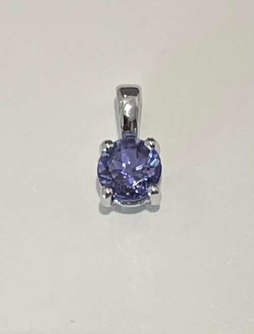 ** 9ct white gold tanzanite pendant-0.50ct **