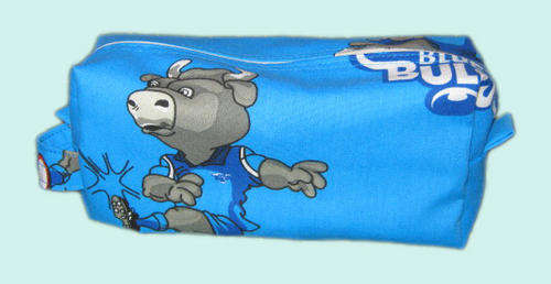 MEN'S TOILETRY BAG WITH BLUE BULLS FABRIC