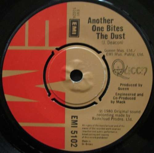 QUEEN - ANOTHER ONE BITES THE DUST / DRAGON ATTACK (7 SINGLE/VINYL)
