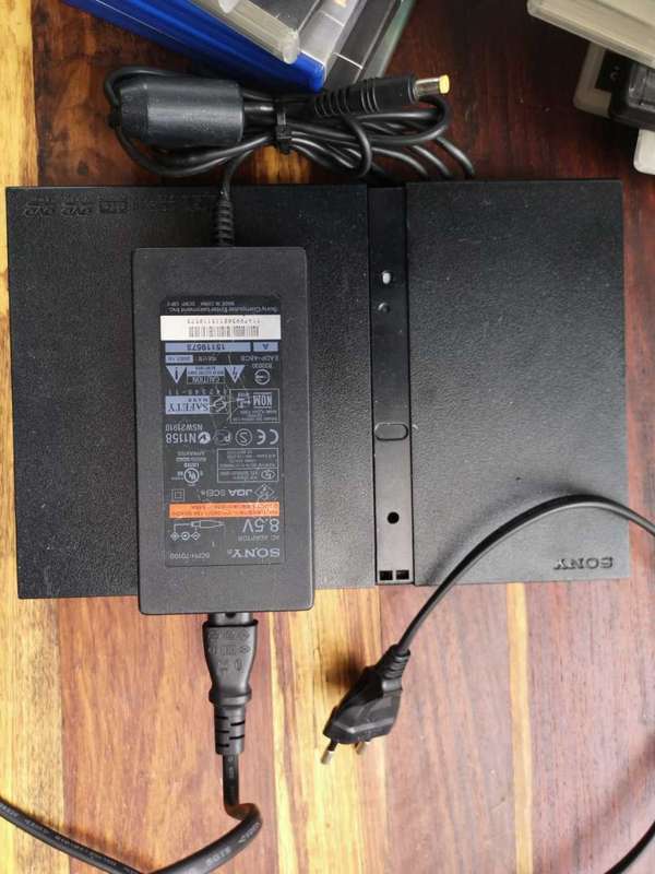 PS2 Slim - Chipped with Games (Not Working)
