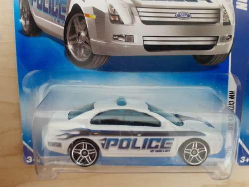 HOT WHEELS FORD FUSION POLICE CARS SET OF 2 CARS (COLOUR VARIATION)