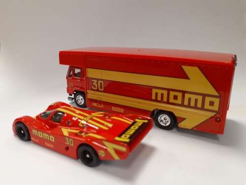 HOT WHEELS TEAM TRANSPORTER PORSCHE 962 / FLEET FLYER TRUCK
