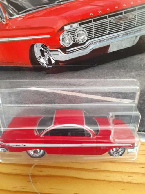 HOT WHEELS `FAST AND FURIOUS` MOTOR CITY MUSCLE - `61 CHEVY IMPALA
