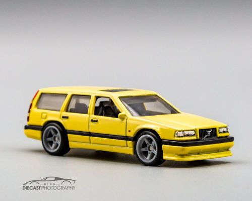 HOT WHEELS PREMIUM `FAST WAGONS` VOLVO 850 ESTATE