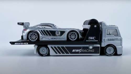 HOT WHEELS PREMIUM `TEAM TRANSPORTER` MERCEDES-BENZ AMG GT3 ON FLEET STREET TRUCK