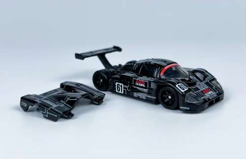 HOT WHEELS PREMIUM DIORAMA SET - `TRACK DAY`