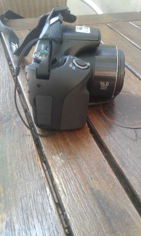 Cannon PowerShot SX530 HS - 24mm Wide - 50x - WiFi - 16.0 Mega Pixels - 1080p Full HD AND MORE