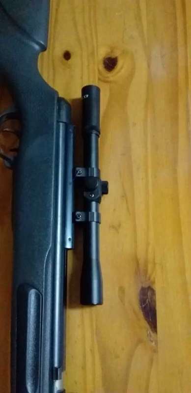 GAMO CFX PELLET GUN WITH SCOPE - 1000 FPS IN EXCELLENT CONDITION - MADE IN SPAIN