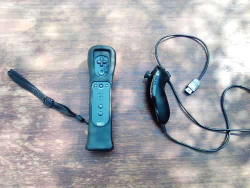 Nintendo Wii - Controller RVL-003 - RVL-026 Black Motion Plus Attachment for Nintendo- Remote Jacket