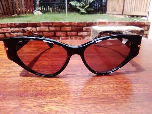 **R8150** Bottega Veneta BV1002S - Measurements Lens 55 - Bridge 16 - Temple Lenght 135 - Ladies