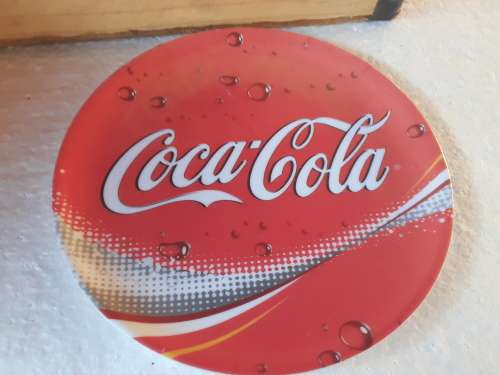 Coca-Cola - Amazing Bundle - 2 x Crates - 1 x Cap - 1 x Plate - 2 x Sporting Memorabilia Balls