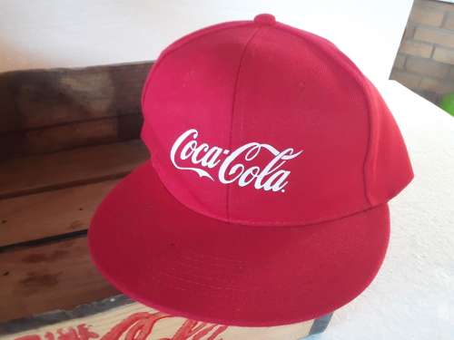 Coca-Cola - Amazing Bundle - 2 x Crates - 1 x Cap - 1 x Plate - 2 x Sporting Memorabilia Balls