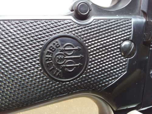 Umarex Beretta M92 A1 Full-Auto .177 Caliber BB Gun Air Pistol - Comes with No Magazine