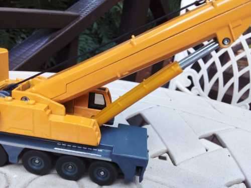 Siku 1886 - Liebherr LTM1400 Mobile Crane - Liebherr Yellow - H0 Scale 1:87 Die Cast Toy - 100% WORK